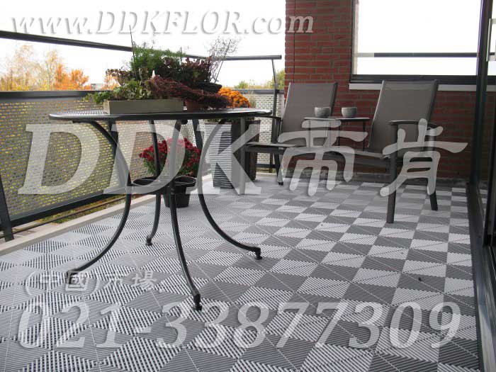 满铺灰色拼装组合（8）_露天阳台新型欧式功能性地板砖效果图