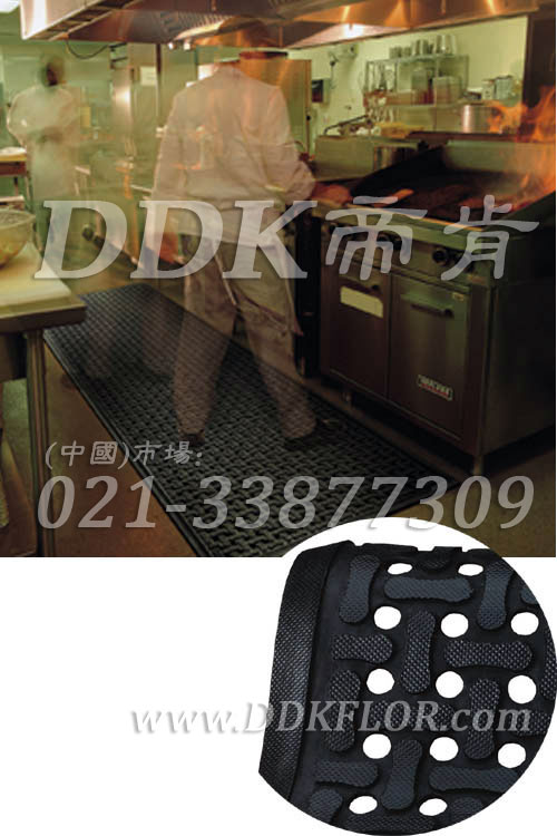 饭店厨房后厨操作间地面铺什么好_黑色（4）样板图片,帝肯(DDK)_4700_798（厨房地面防滑铺垫材）效果图,厨房地毯,厨房地胶,厨房防滑地垫,厨房防滑地毯,厨房防滑地砖,厨房防滑垫,厨房地垫,餐厅厨房专用地毯,餐厅防滑地垫,食堂专用防滑地毯,食堂用防滑地垫,食堂防滑垫