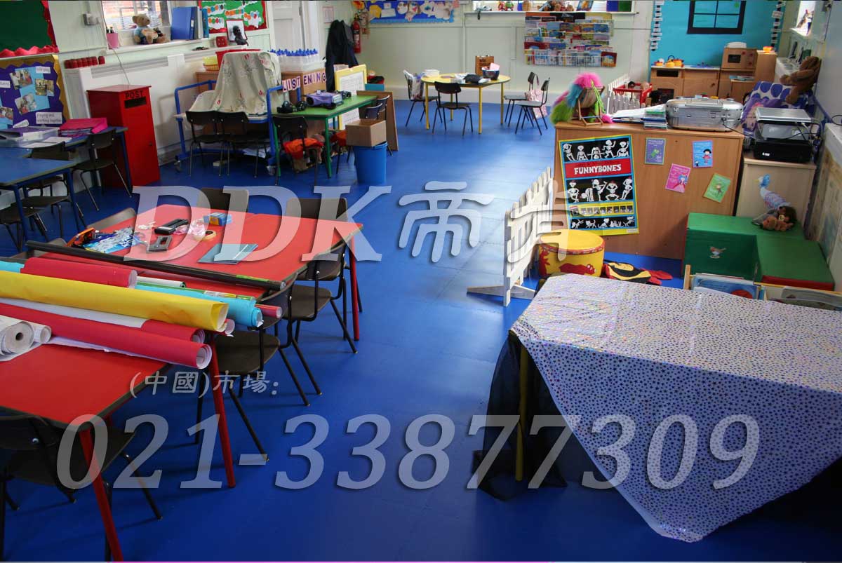 pvc幼儿园地板_蓝色教室胶地板（9）样板图片,帝肯(DDK)_2000_3377（幼儿园教室地面材料）效果图,幼儿园pvc塑胶地板,幼儿园地板,幼儿园地板砖,幼儿园地板胶,幼儿园地板革,幼儿园塑料地板,幼儿园室内地板,幼儿园拼装地板,幼儿园教室地板