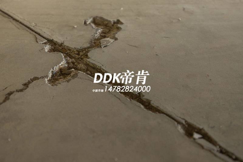 厂房地面起砂开裂怎么办？六大质量通病与后遗症全解