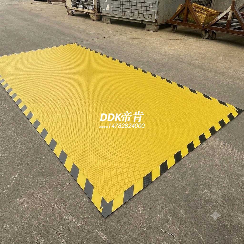 查看黄色款DDK-Dx26系列定制款工业地板垫实拍效果铺设完成后的使用场景效果展示 黄色抗压耐磨工业地板垫(两侧带黄黑警示边)DDK-Dx26系列定制款图片